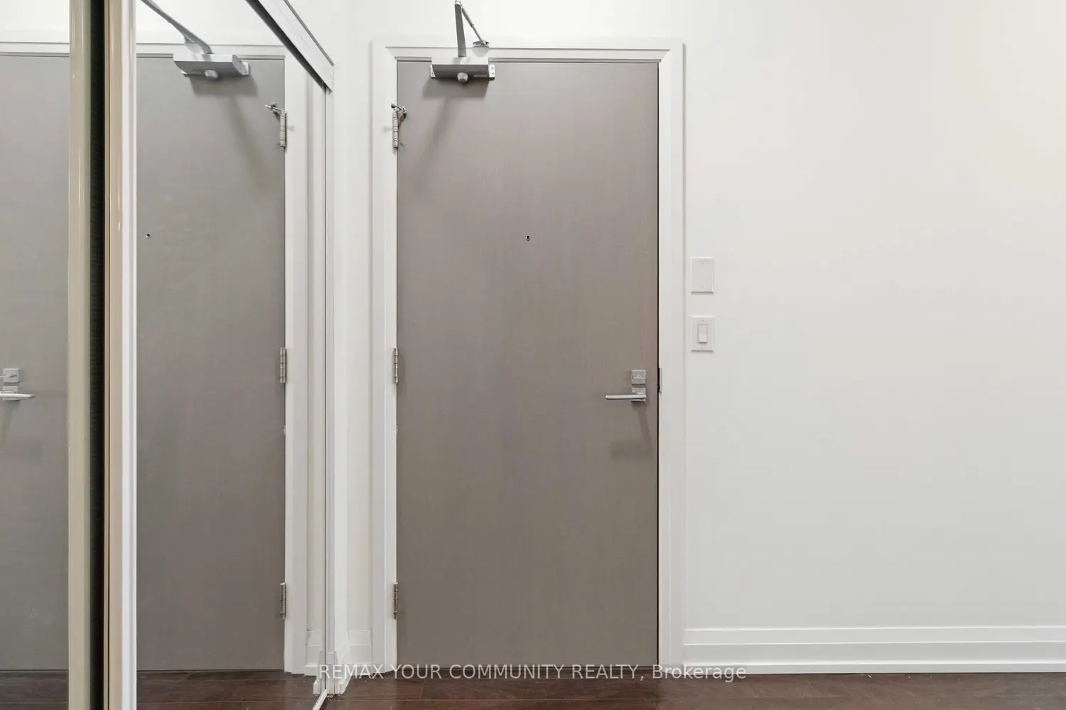 7167 Yonge Street 418