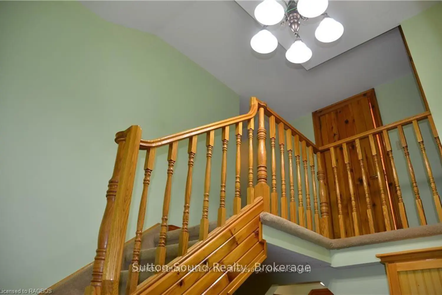 Additional image 6 of 402432 Grey Road 4