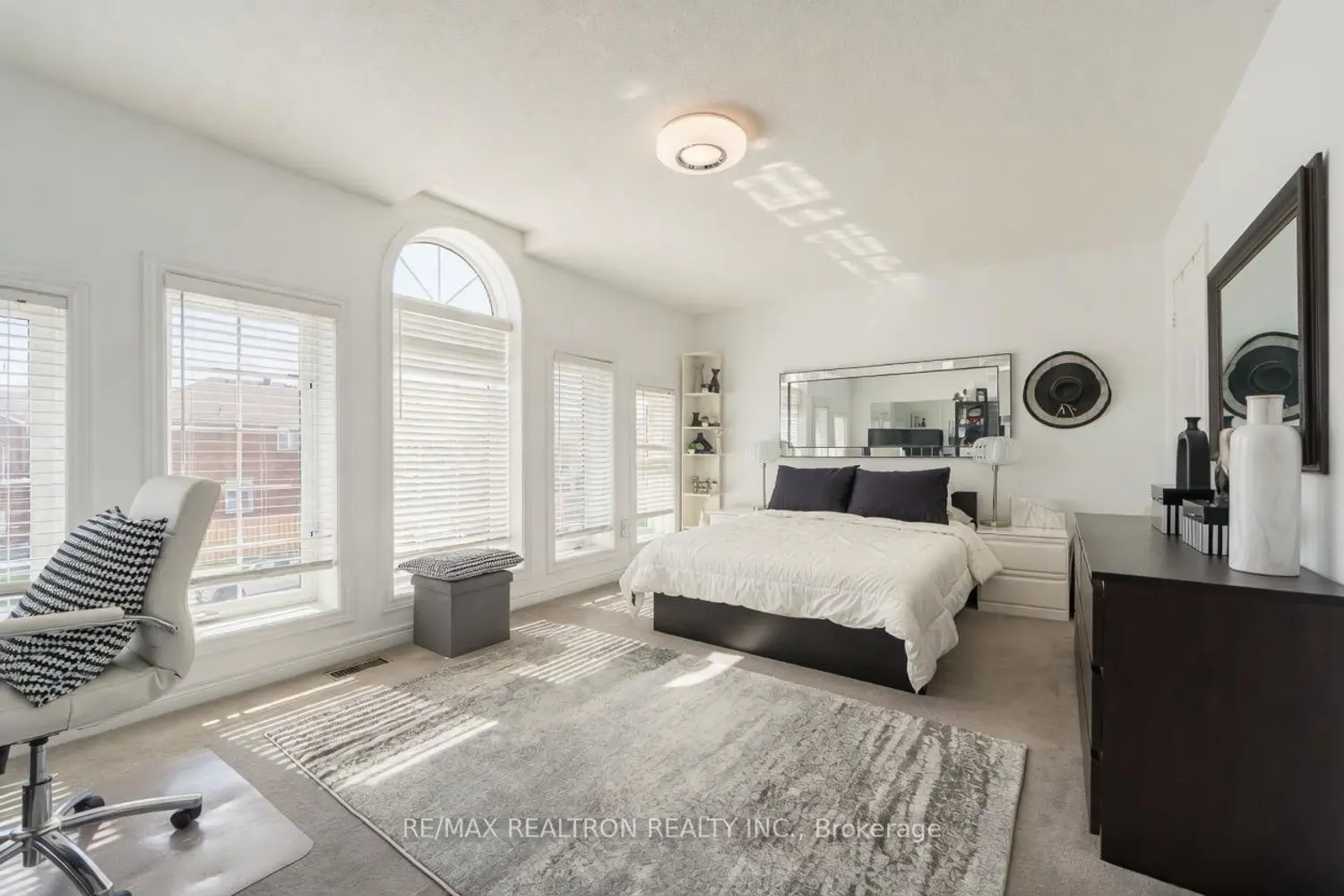 Additional image 12 of 206 Featherstone Avenue