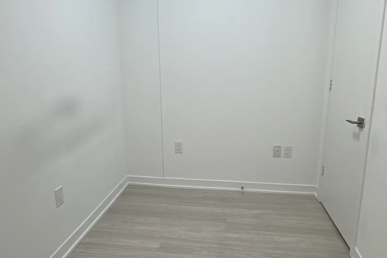 Additional image 10 of 195 Mccaul Street 414