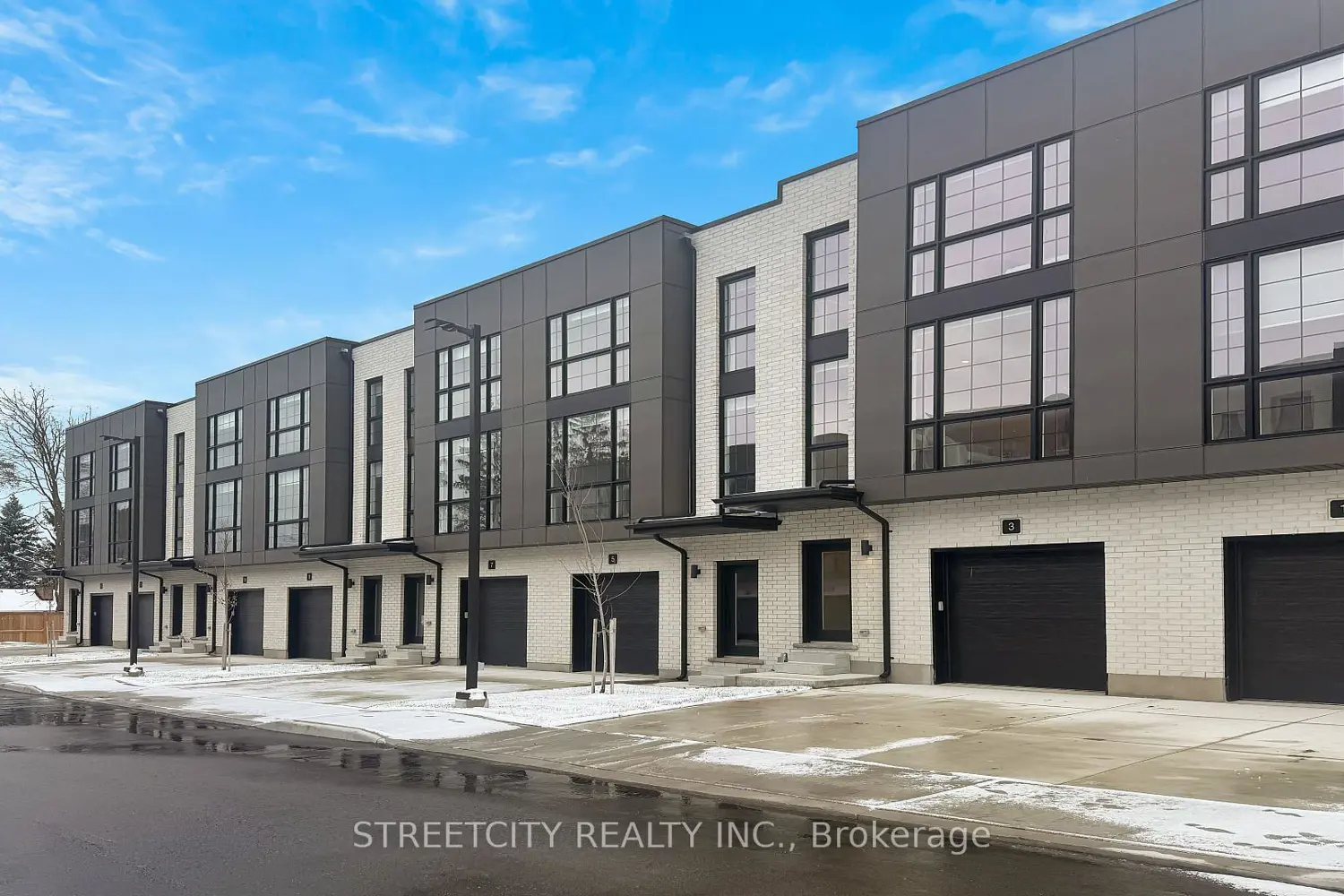 2500 Main Street 7
