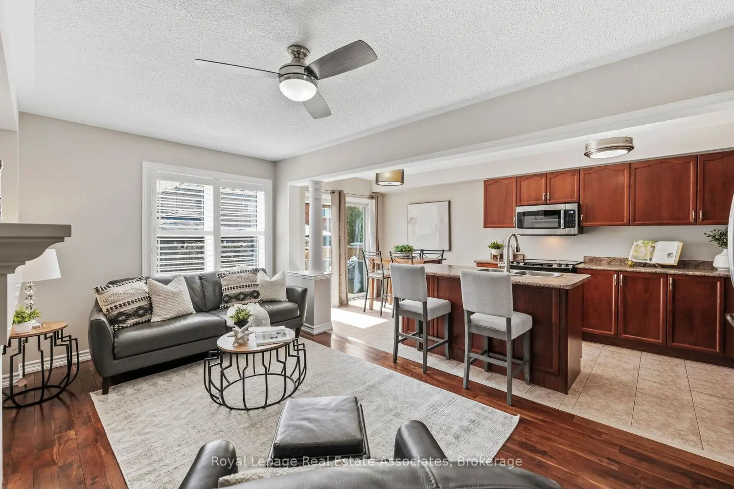 26 Snowberry Crescent photo 4