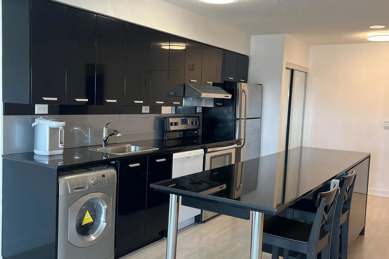 Additional image 3 of 19 Singer Court 207