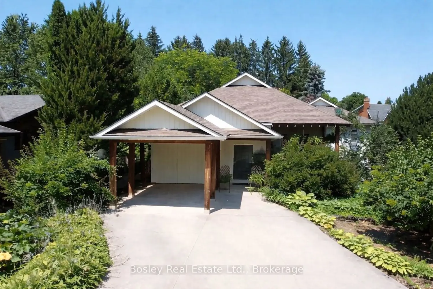 96 Moore Crescent