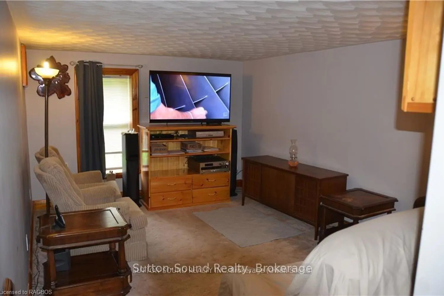 Additional image 3 of 402432 Grey Road 4