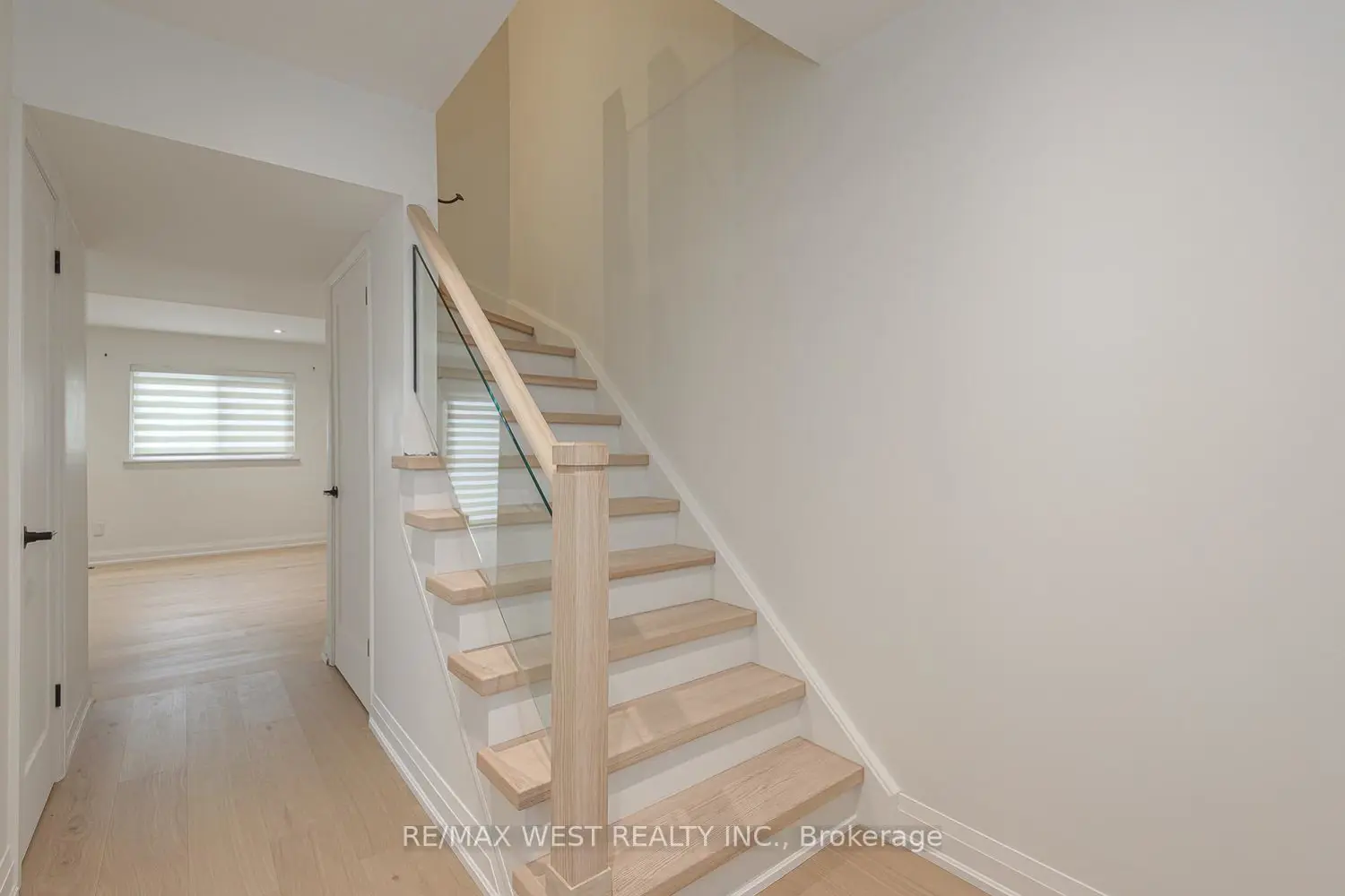 900 Central Park Drive 67 photo 5