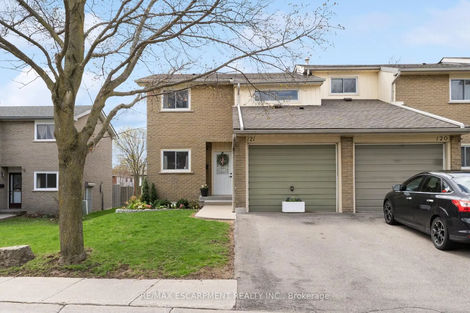 201 Queen Victoria Drive 121