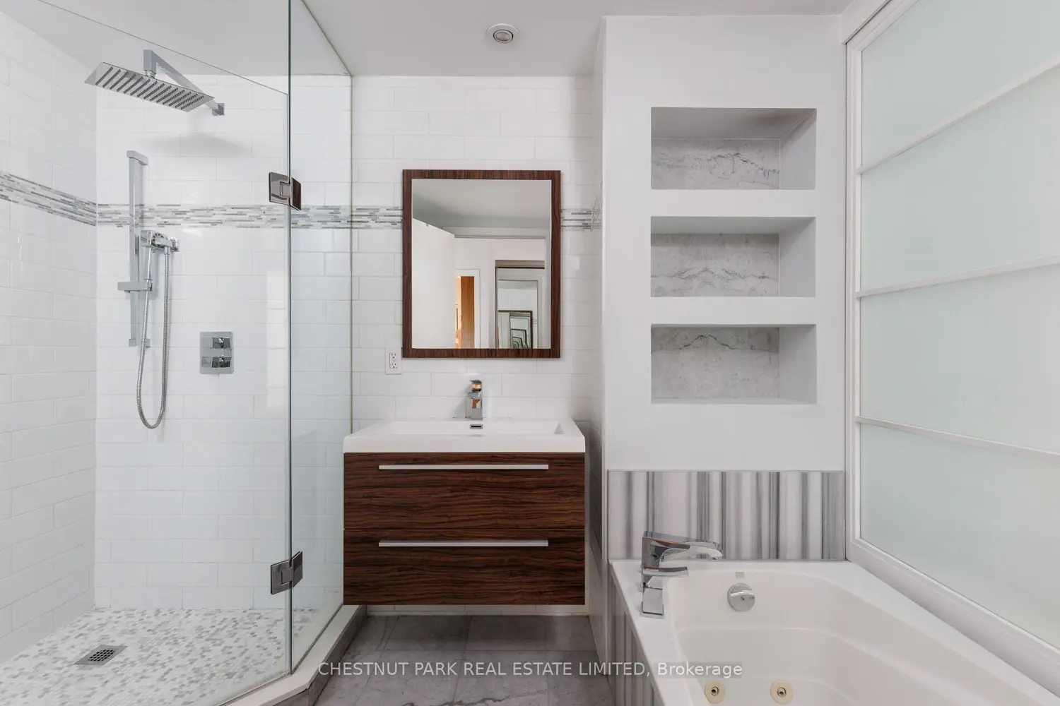 Additional image 10 of 500 Queens Quay 516E
