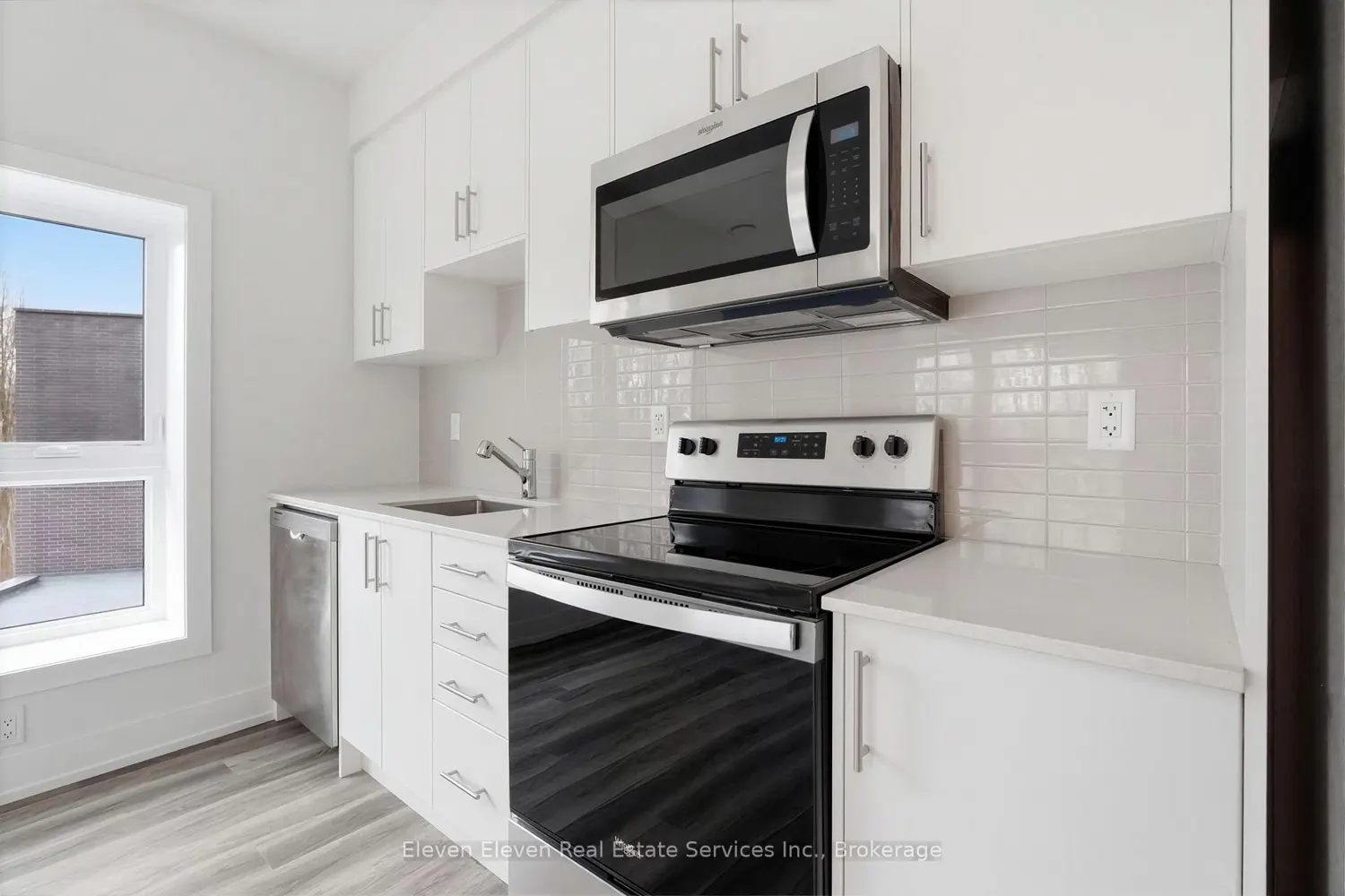 1100 Lackner Place 301 photo 4