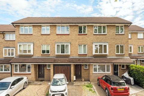 Crowthorne Close, Southfields SW18