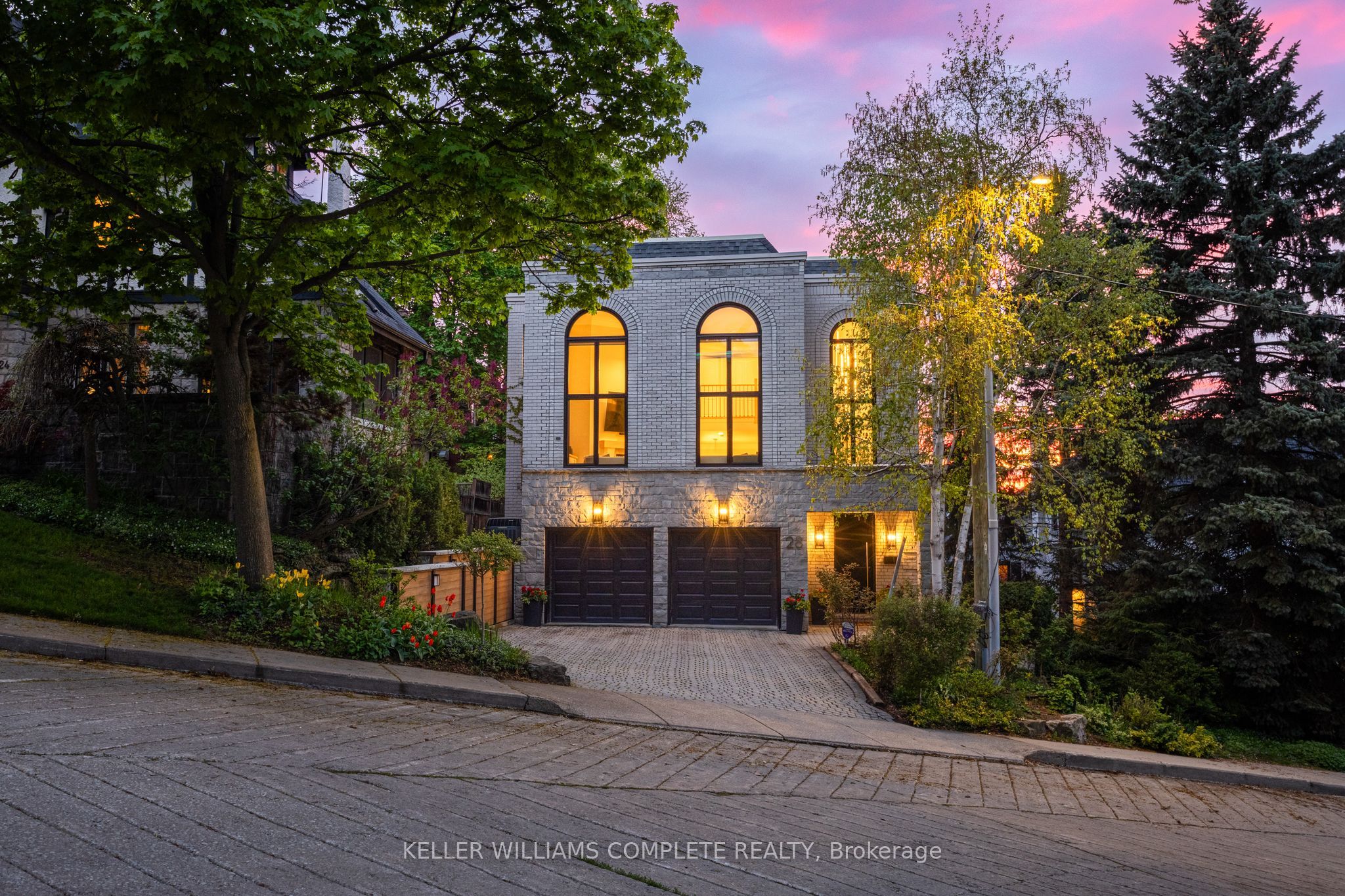 28 Undercliffe Avenue, Hamilton, ON, L8P 3H1