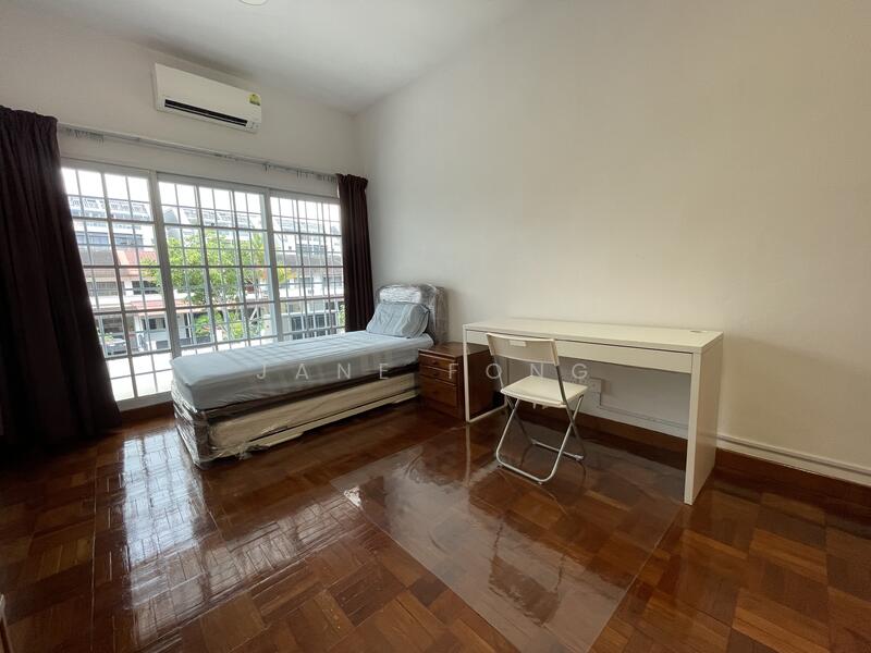 Lorong 4 Realty Park