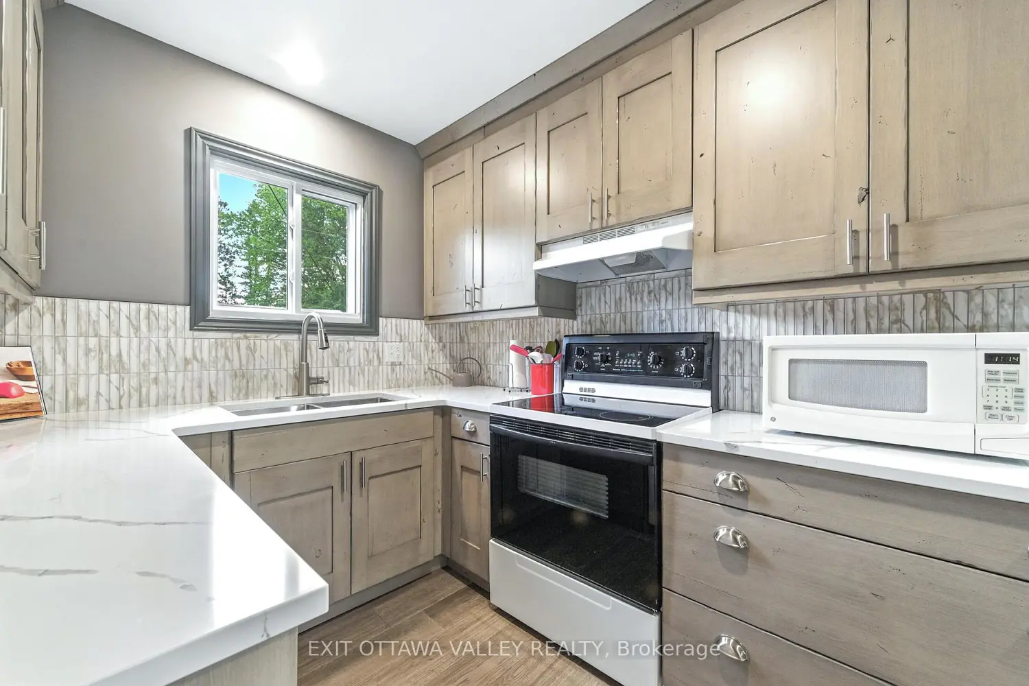 Additional image 9 of 49 Glendale Avenue