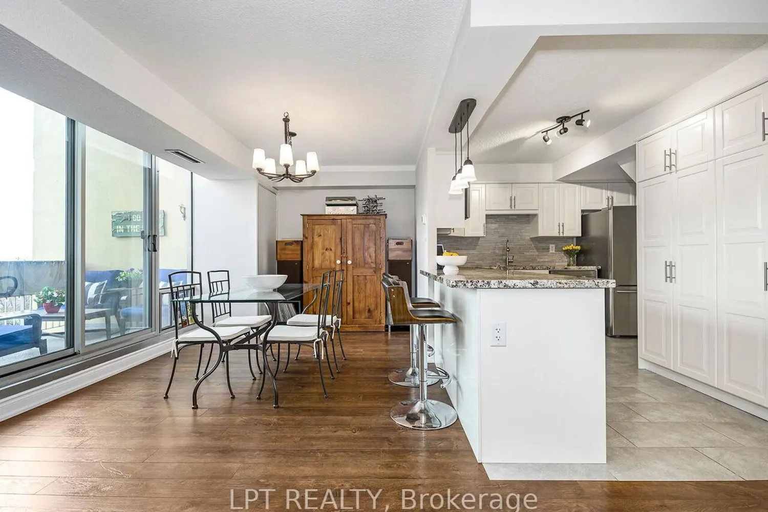 Additional image 3 of 1300 Marlborough Court 534