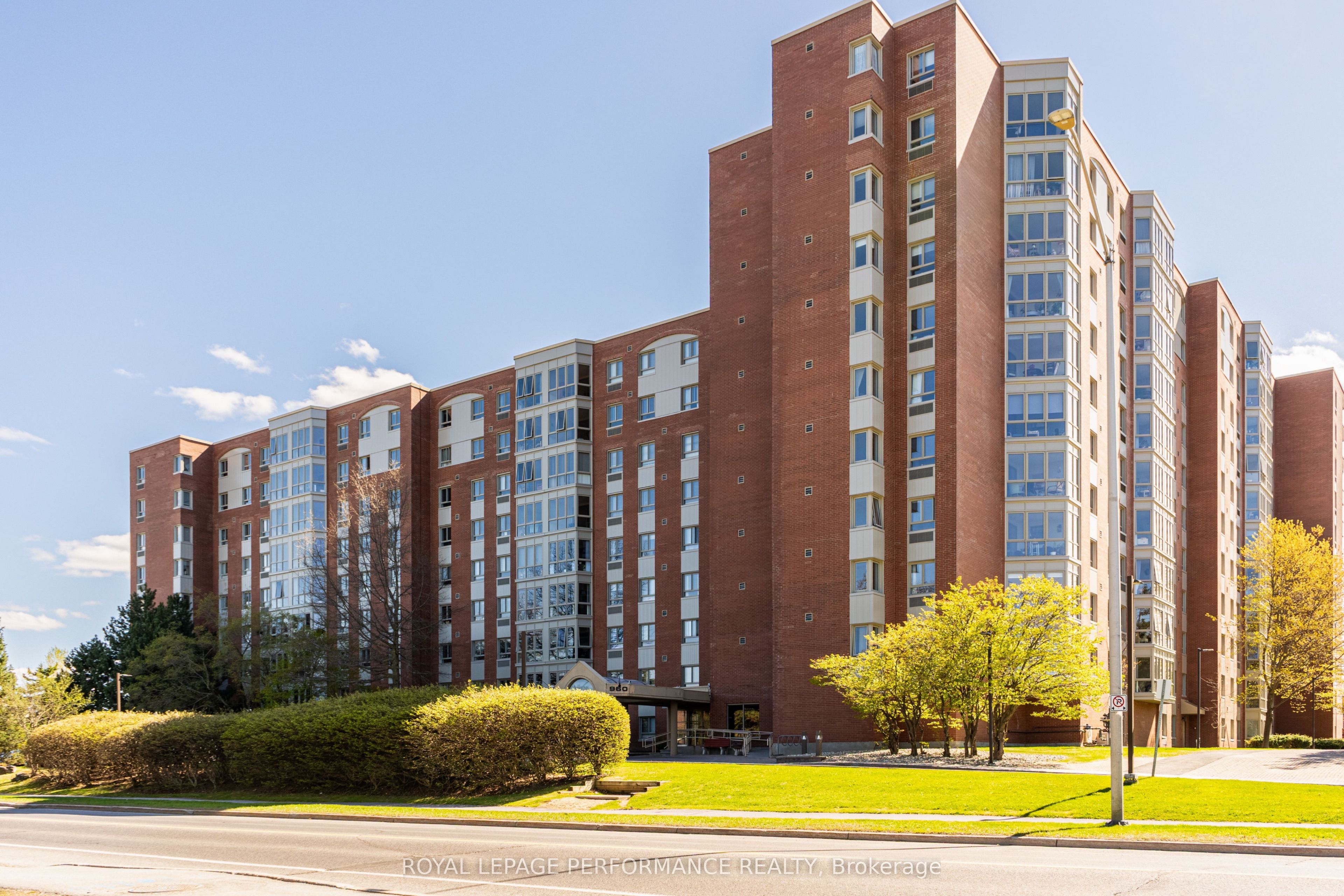 819-960 Teron Road, Ottawa, ON, K2K 2B6