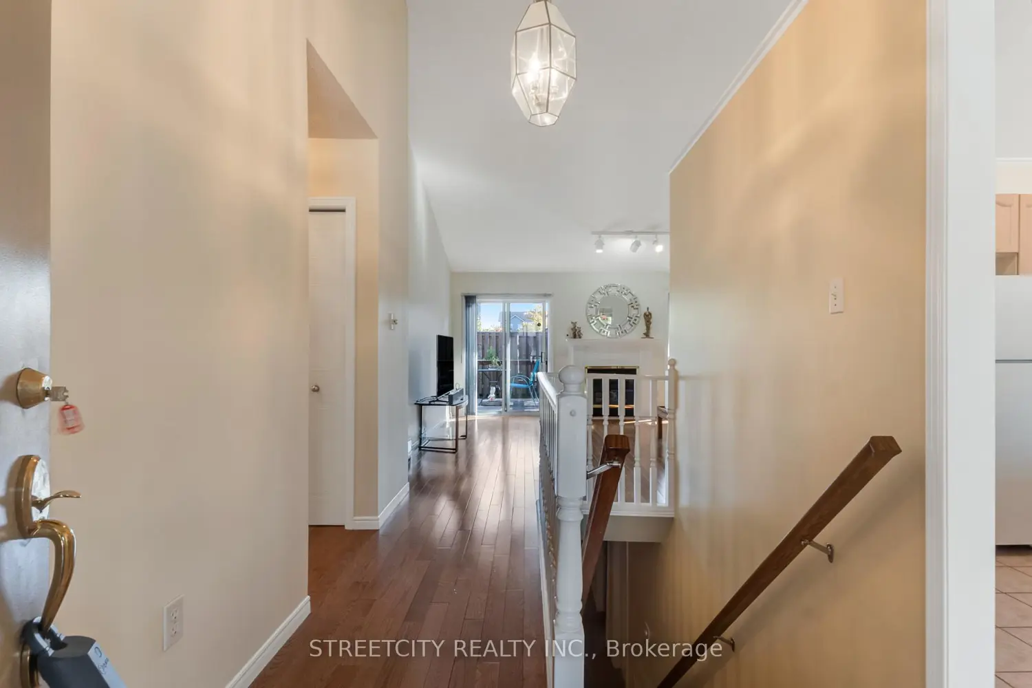 Additional image 7 of 861 Shelborne Street 34