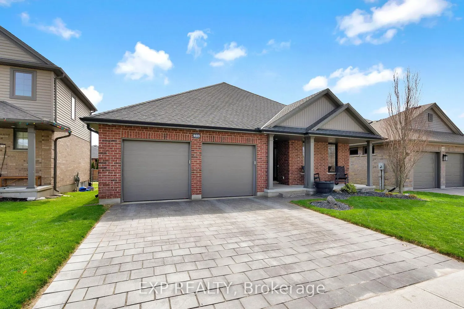 493 Bennett Crescent photo 2