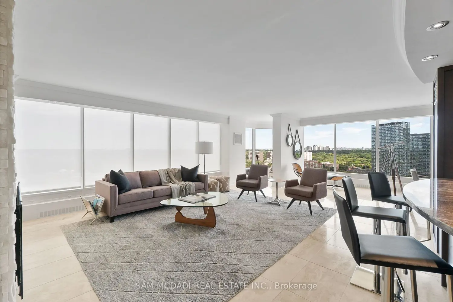 2045 Lakeshore Boulevard 2212