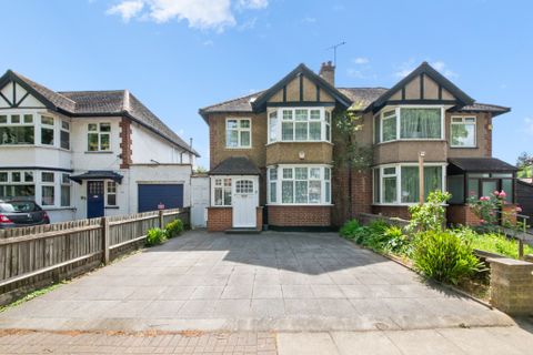 Carlton Avenue East, Wembley HA9