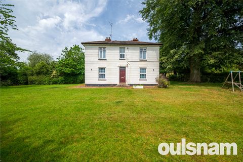 Low Hill Lane, Rednal, Birmingham, West Midlands B45