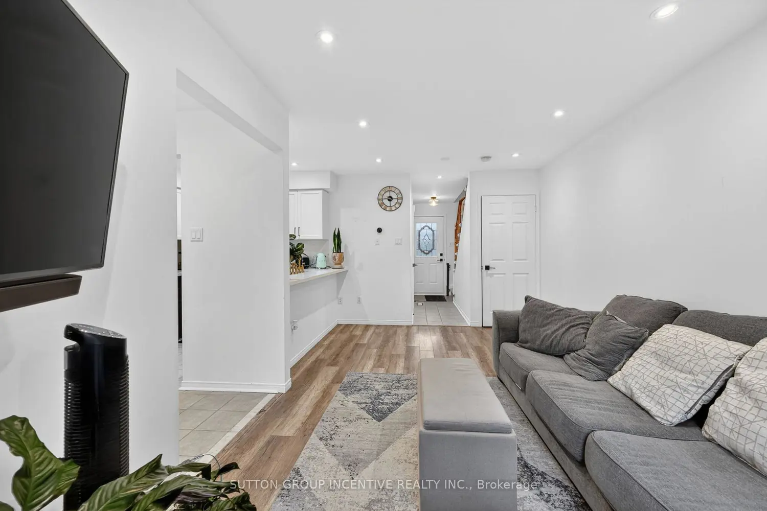 46 Bates Court photo 2
