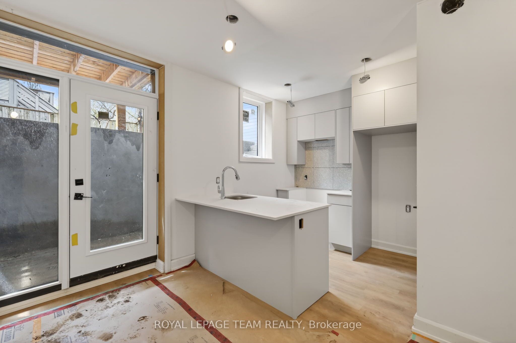 Additional image 3 of B-608 Tweedsmuir Avenue, Ottawa, ON, K1Z 5P3