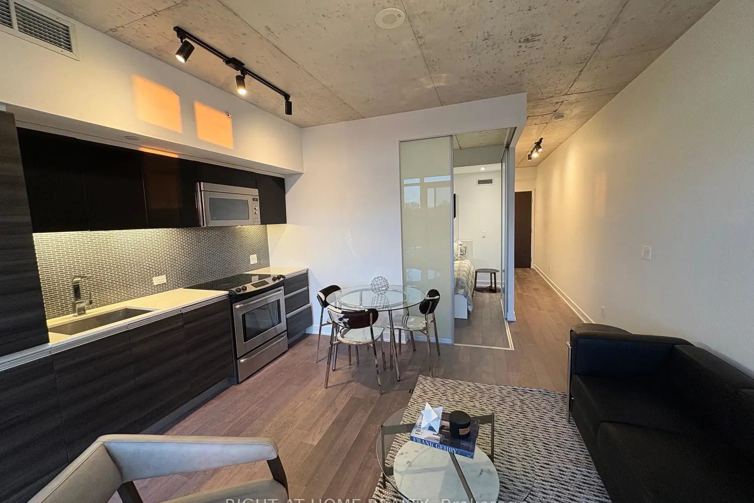 Additional image 9 of 1190 Dundas Street 627