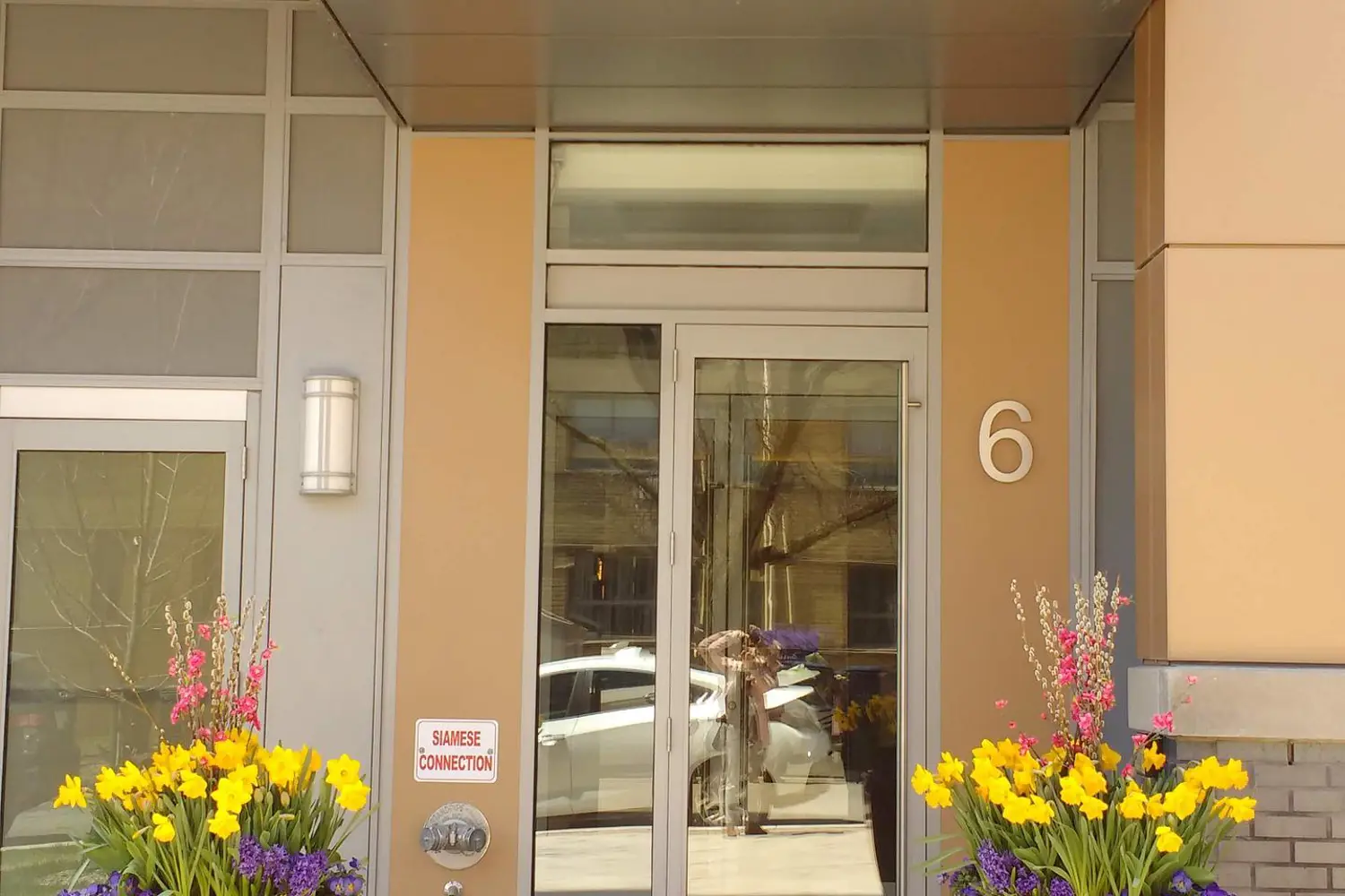 6 Parkwood Avenue 512 photo 2