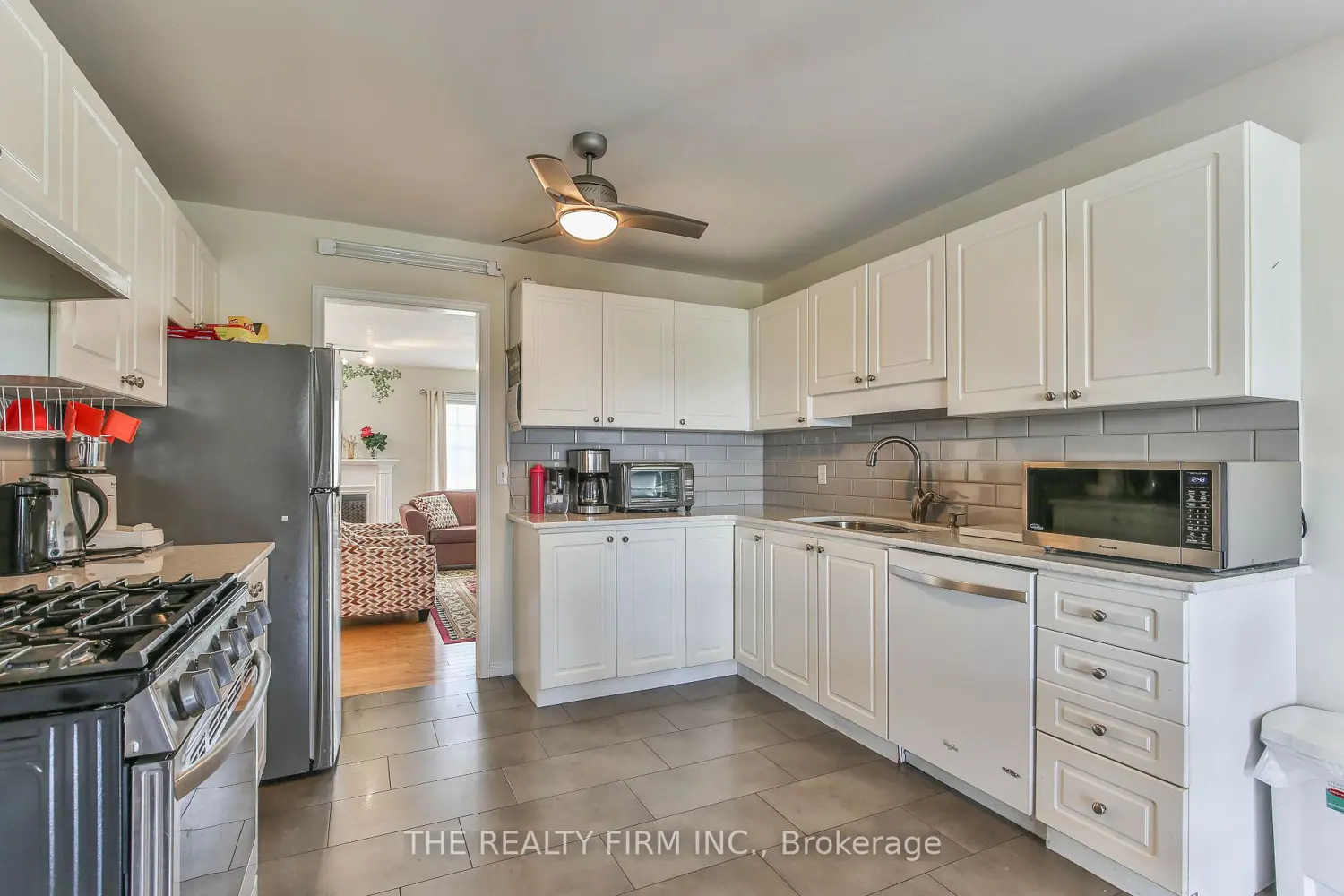 Additional image 9 of 100 Stroud Crescent 11