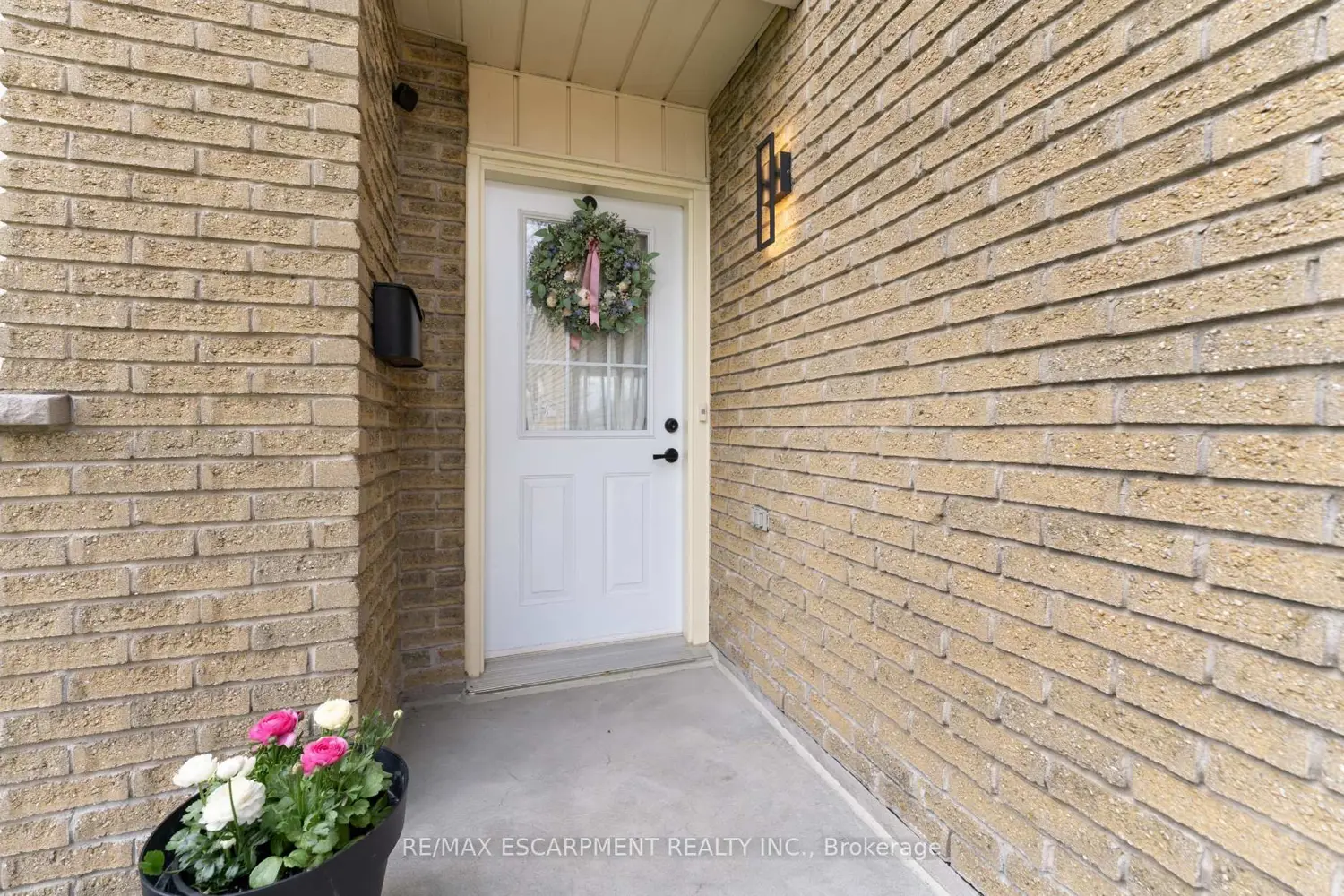 Additional image 2 of 201 Queen Victoria Drive 121