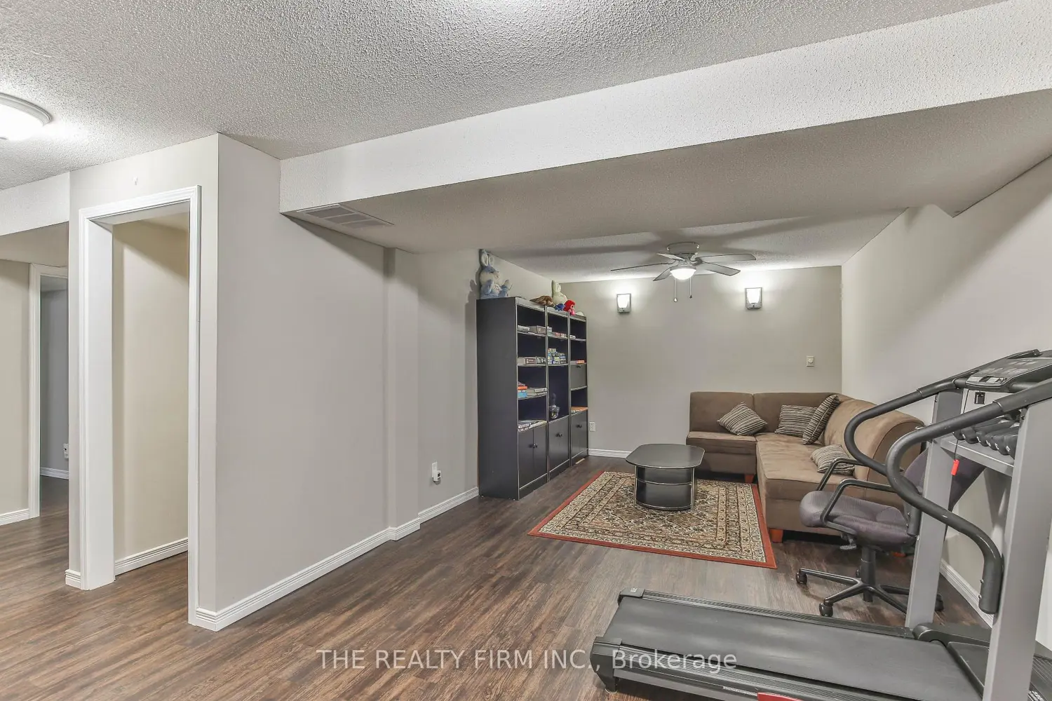 Additional image 16 of 100 Stroud Crescent 11