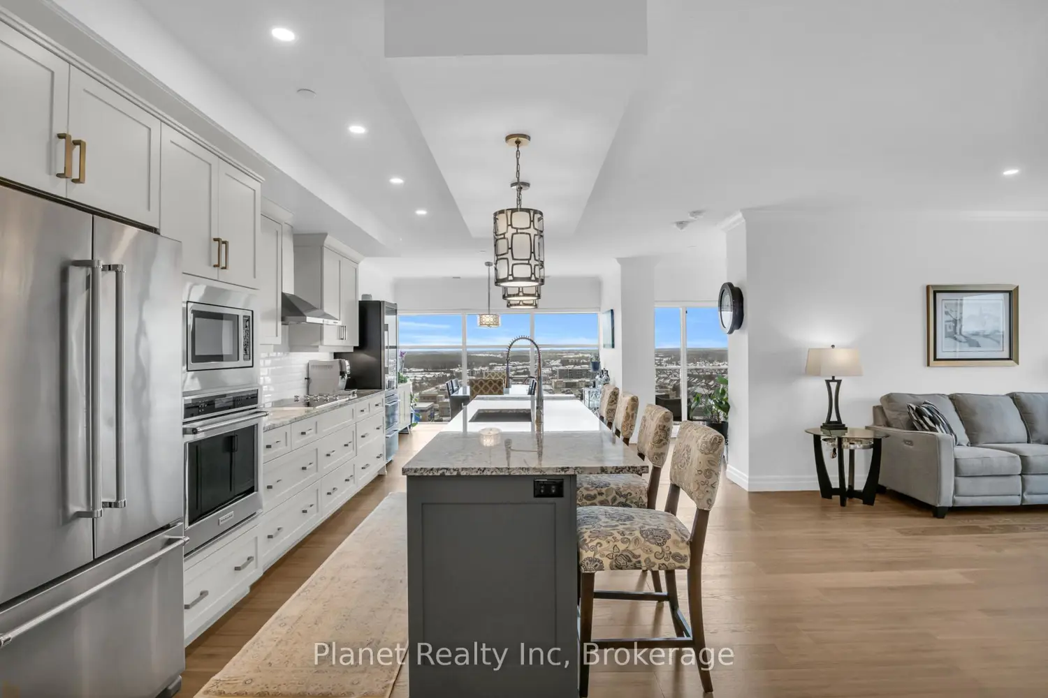1878 Gordon Street 910 photo 2