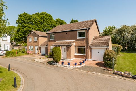 15 Gyle Park Gardens, Edinburgh EH12