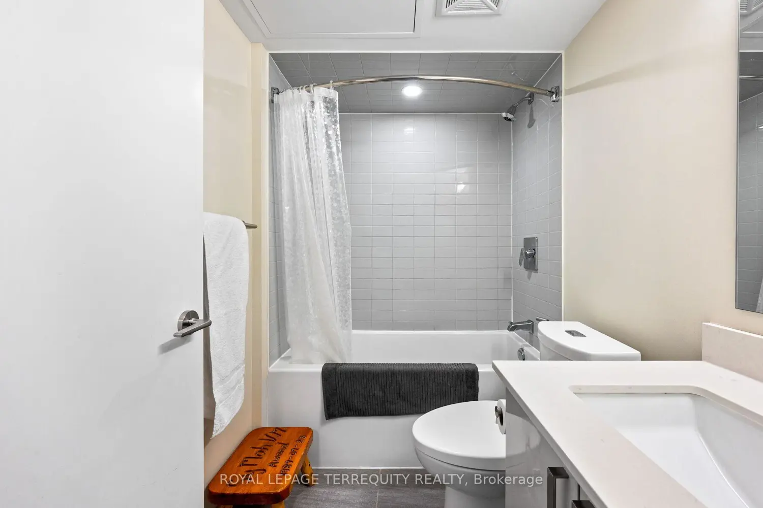 Additional image 11 of 38 Monte Kwinter Court 414