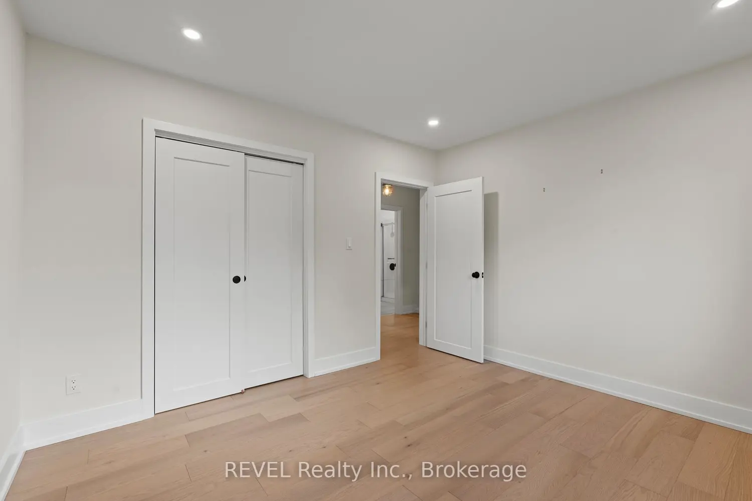 Additional image 7 of 1097 Pelham Street
