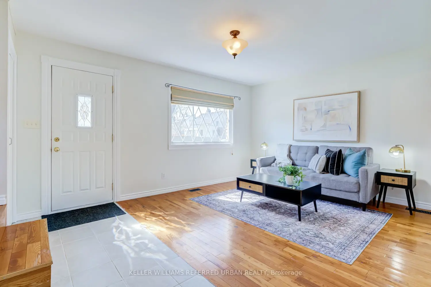 569 Masson Street photo 4