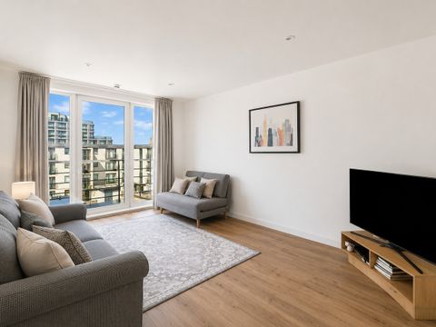 135 Warwick Road, London W14