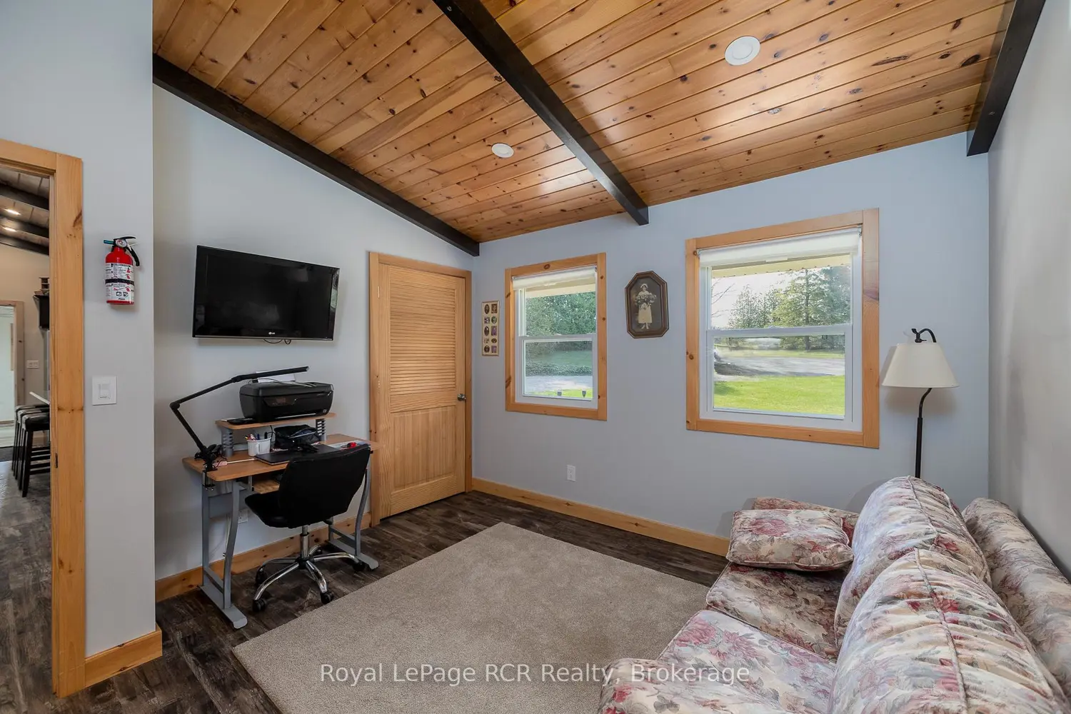Additional image 11 of 492963 Southgate Road 49