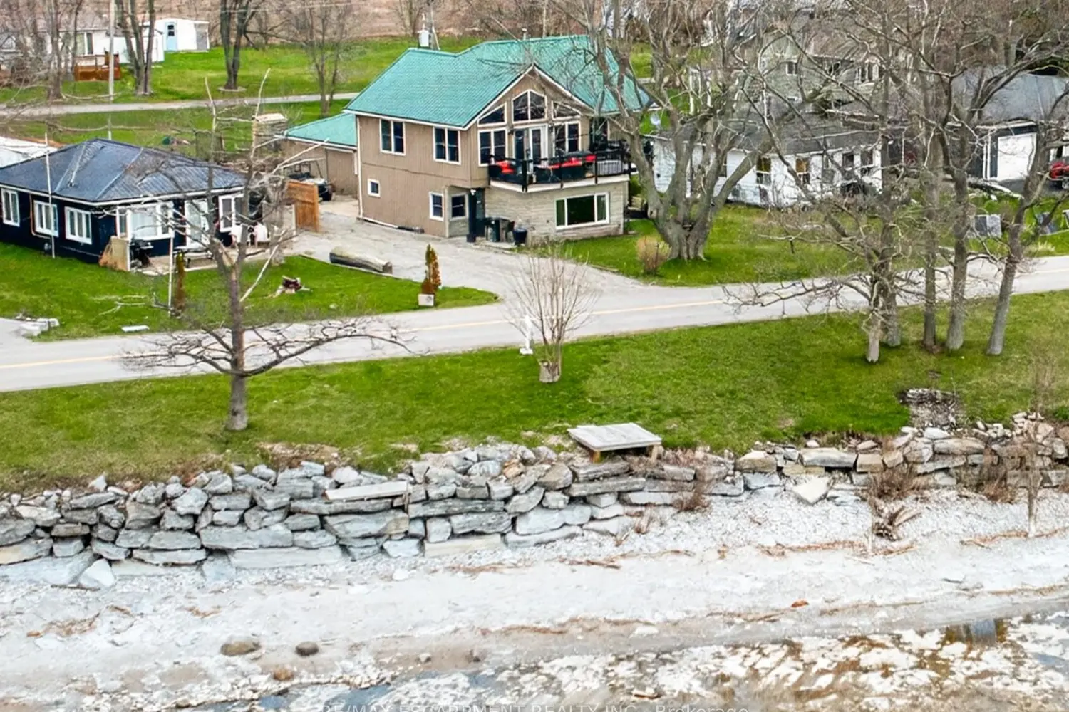 27 Blue Water Parkway