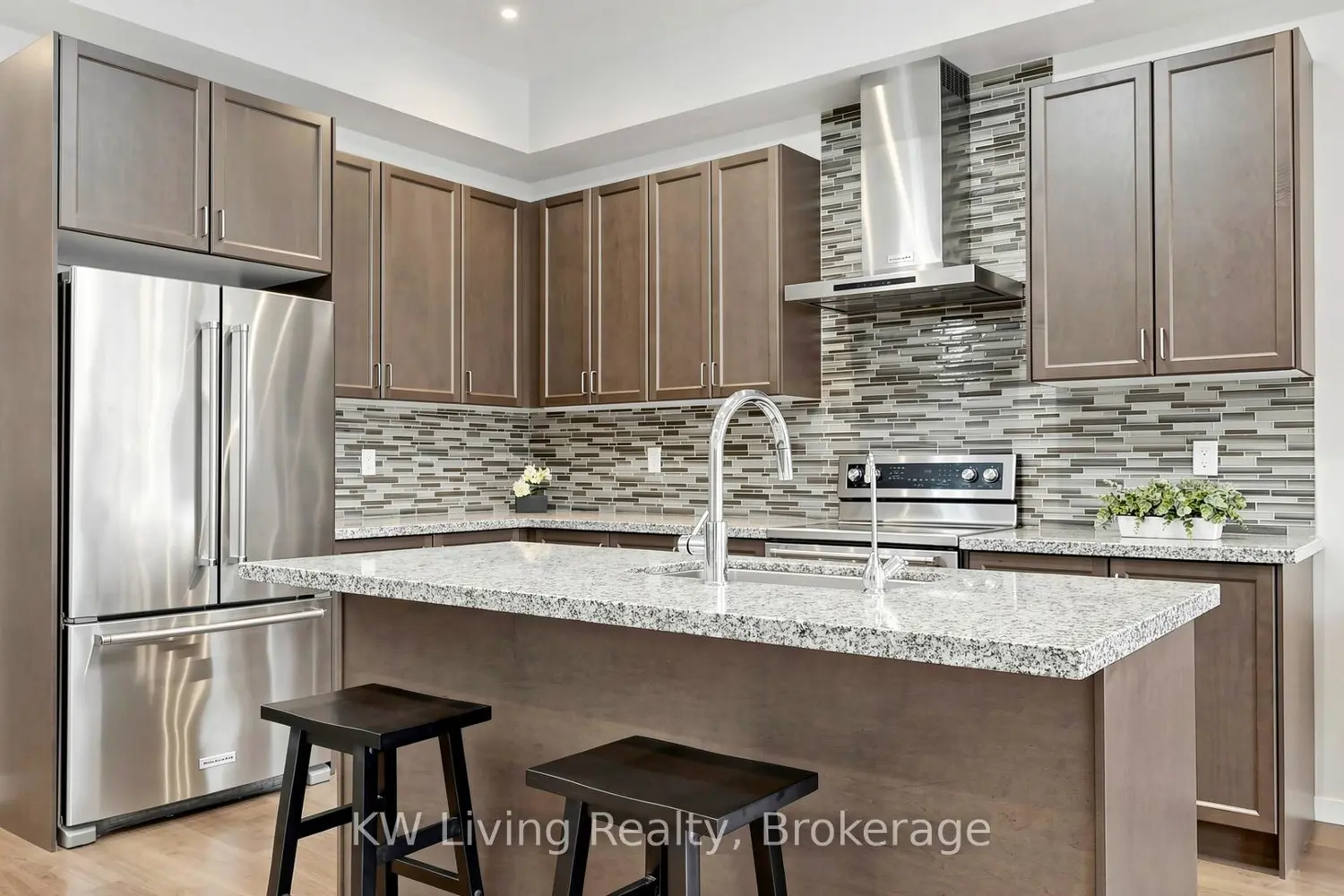 389 Elyse Court photo 2