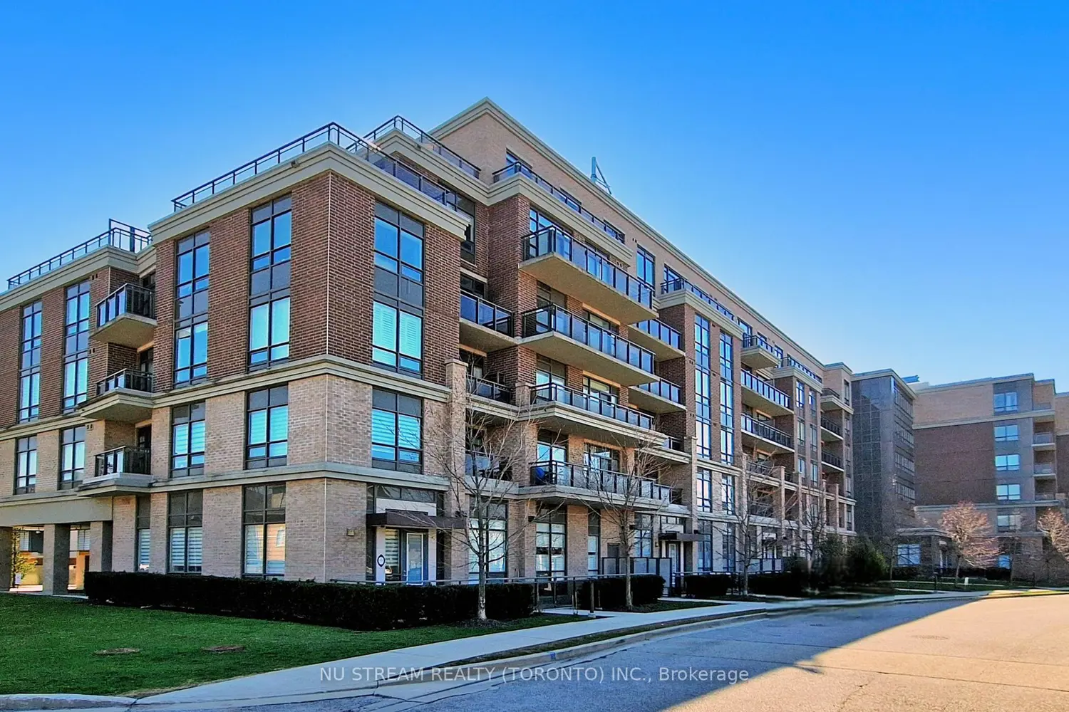 540 Bur Oak Avenue 535