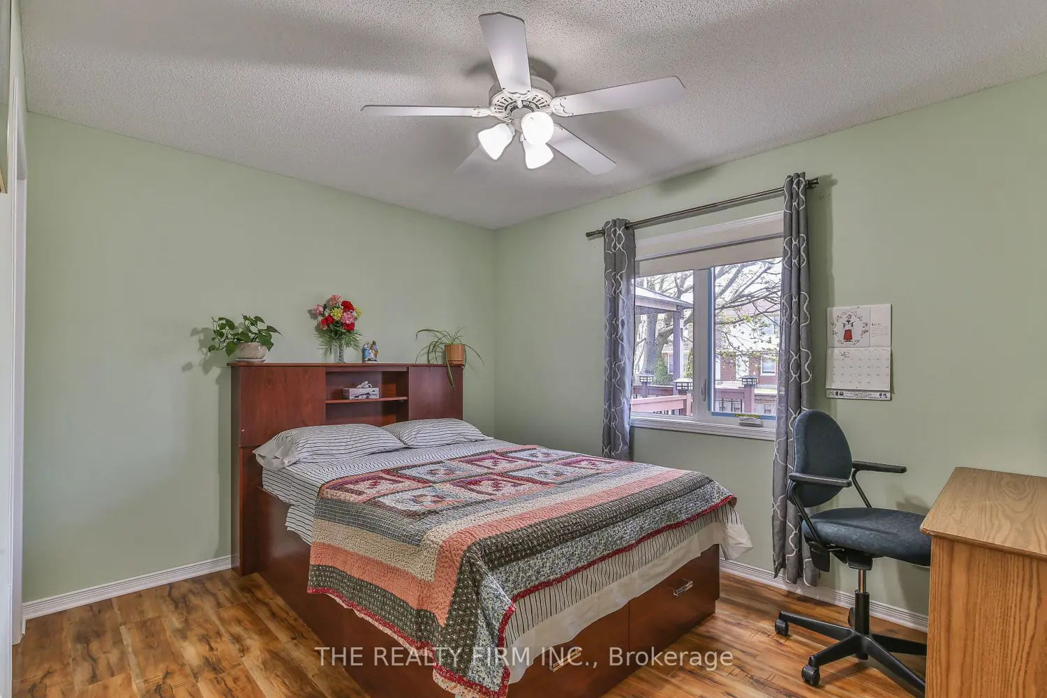 Additional image 14 of 100 Stroud Crescent 11