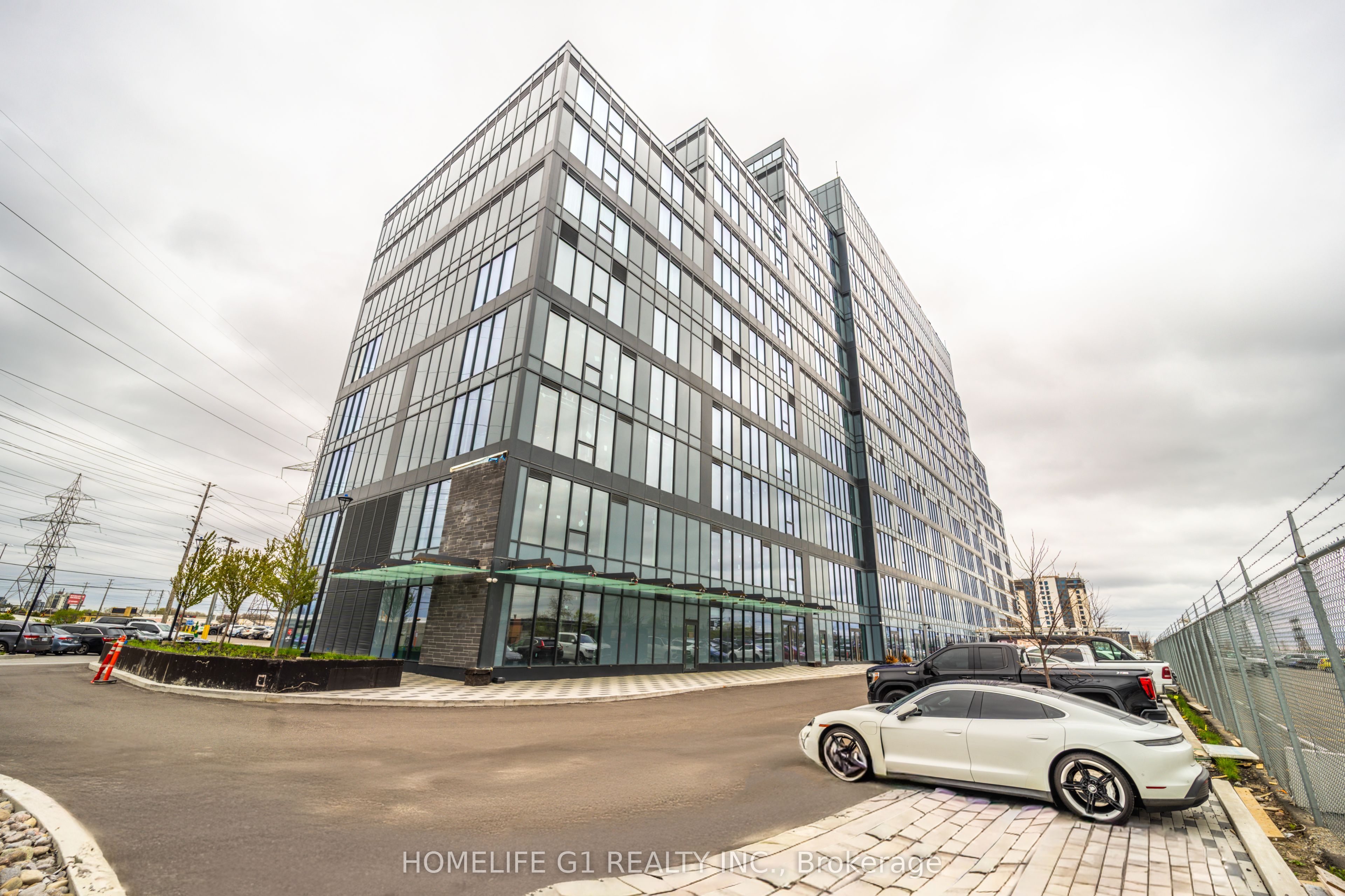 324-600 Dixon Road, Toronto, ON, M9W 1J1