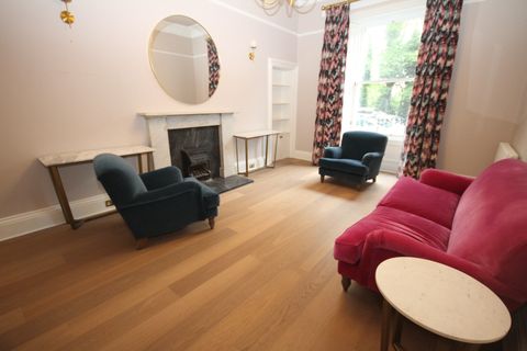 Royal Crescent, New Town, Edinburgh EH3