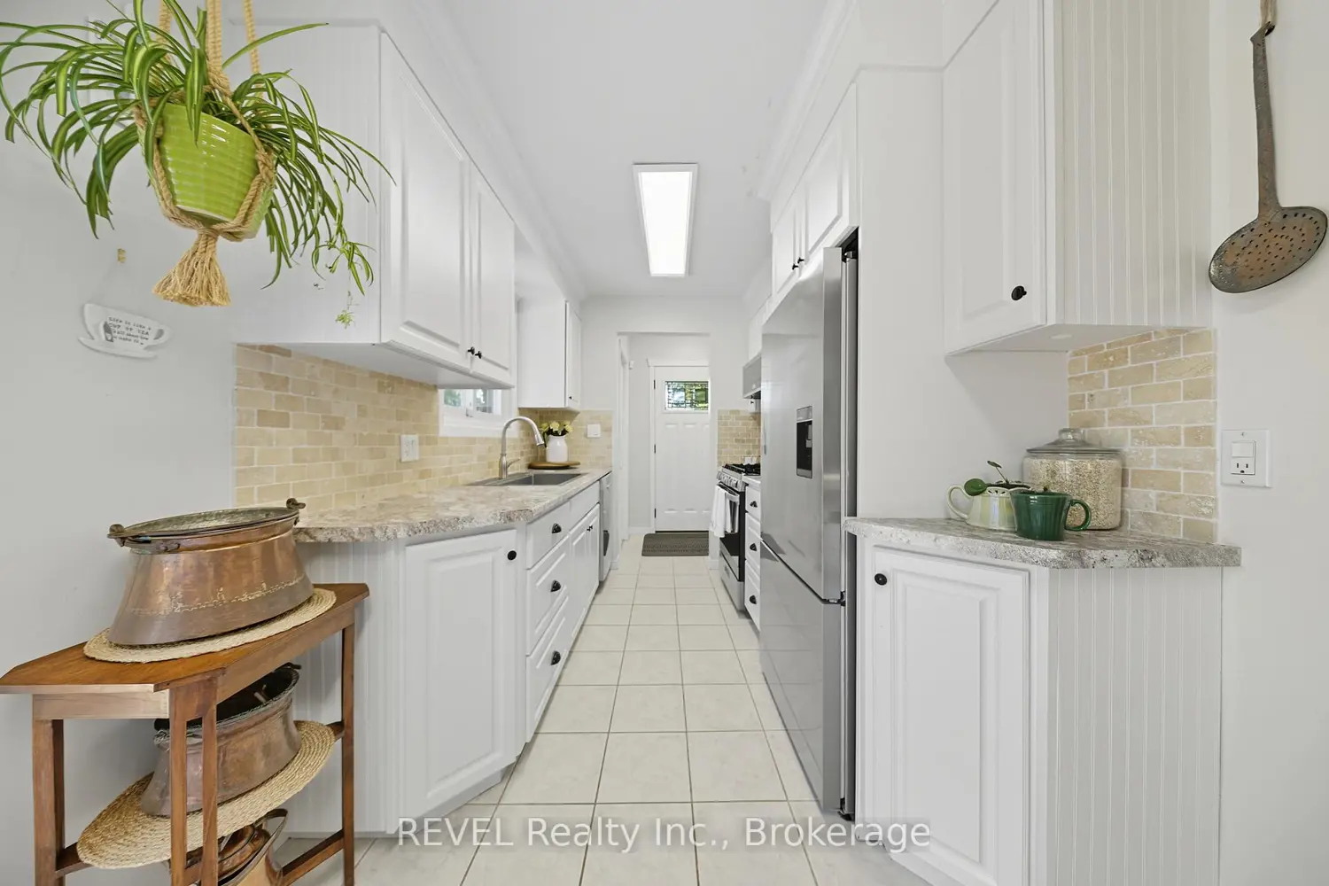 67 Louis Avenue photo 5