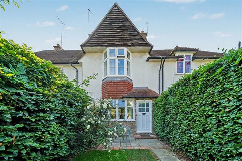 Creswick Walk, London NW11