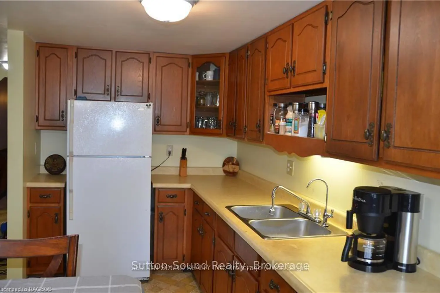 Additional image 2 of 402432 Grey Road 4