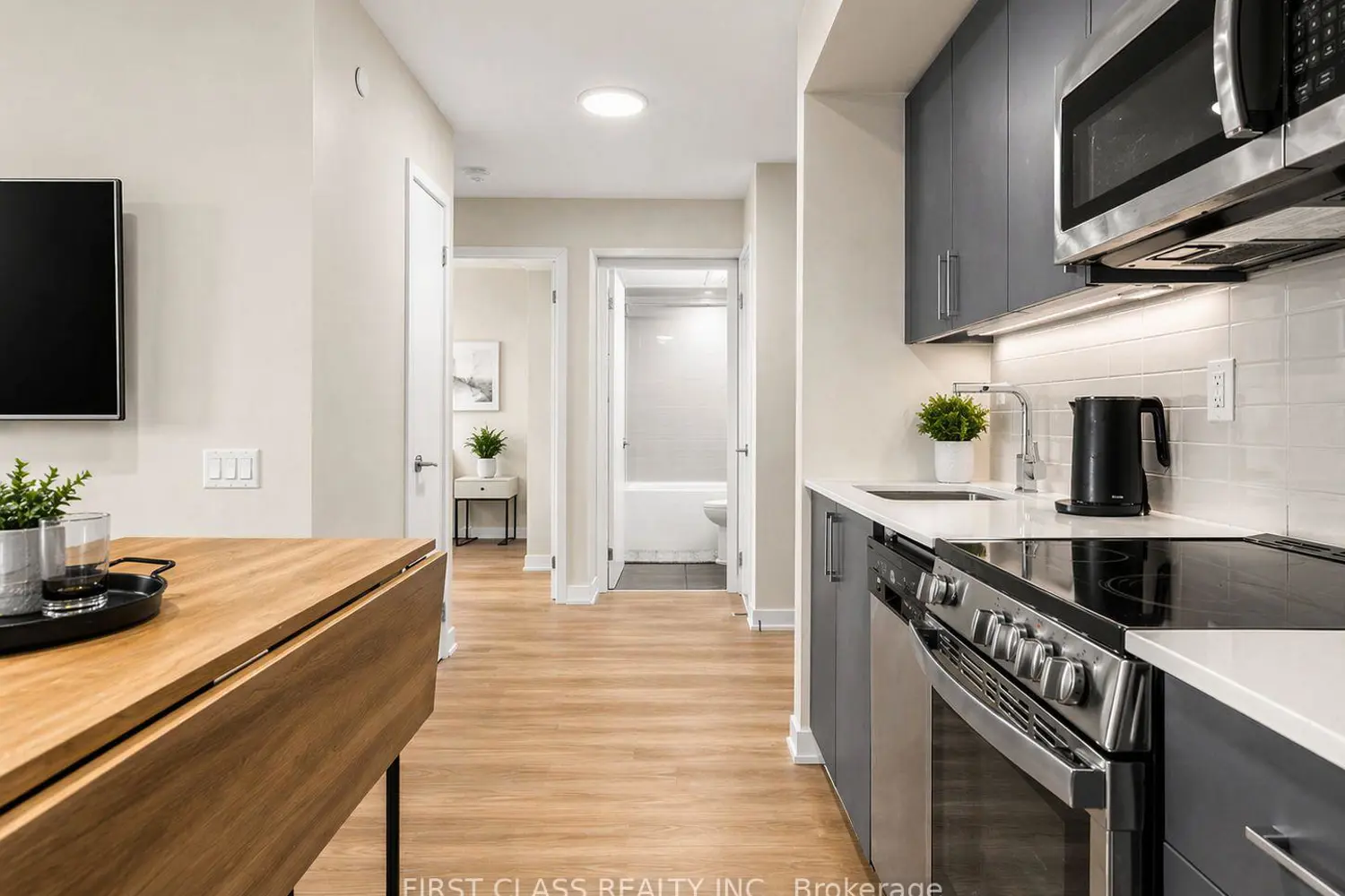 Additional image 3 of 38 Monte Kwinter Court 616