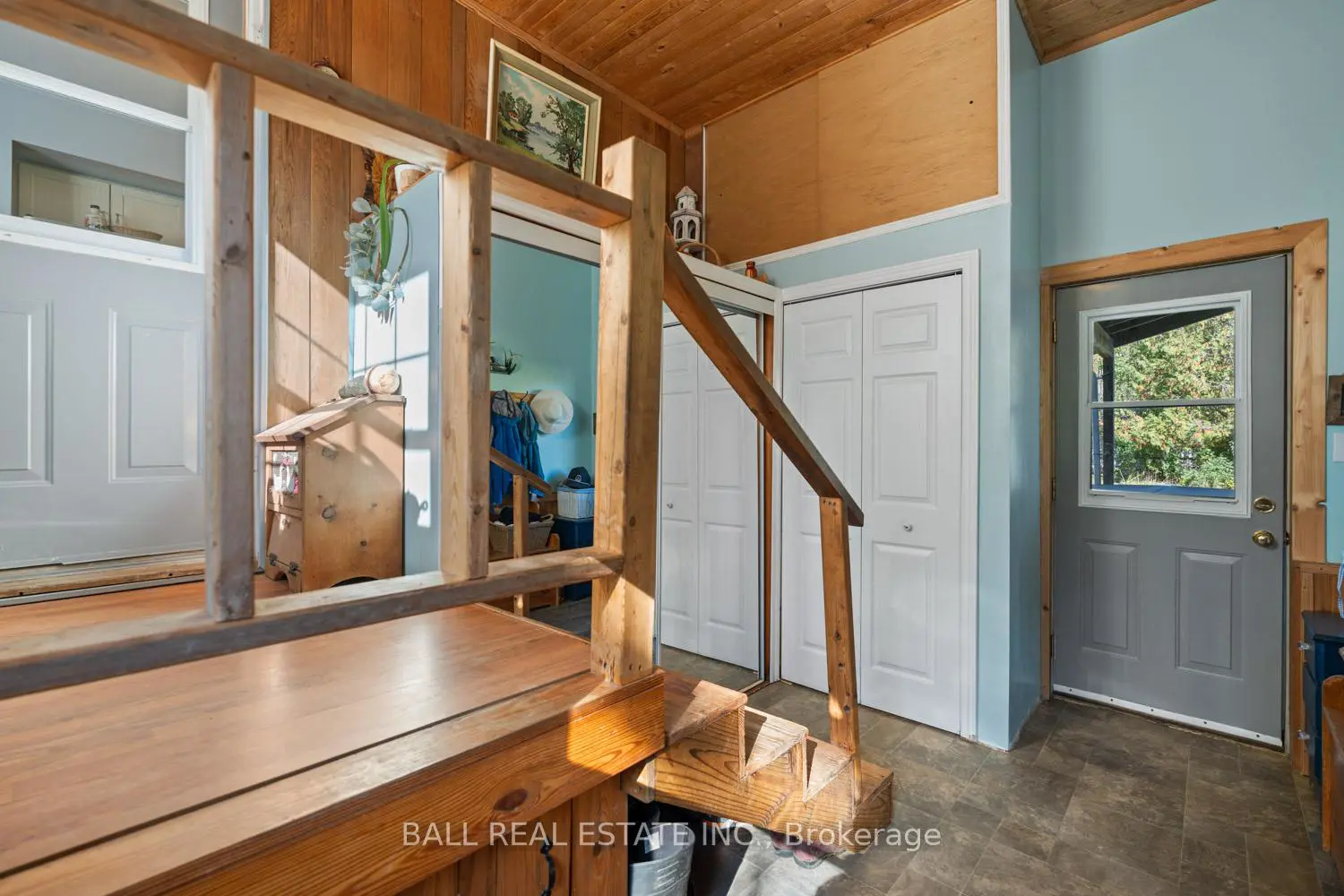 78 Thomas Drive photo 3