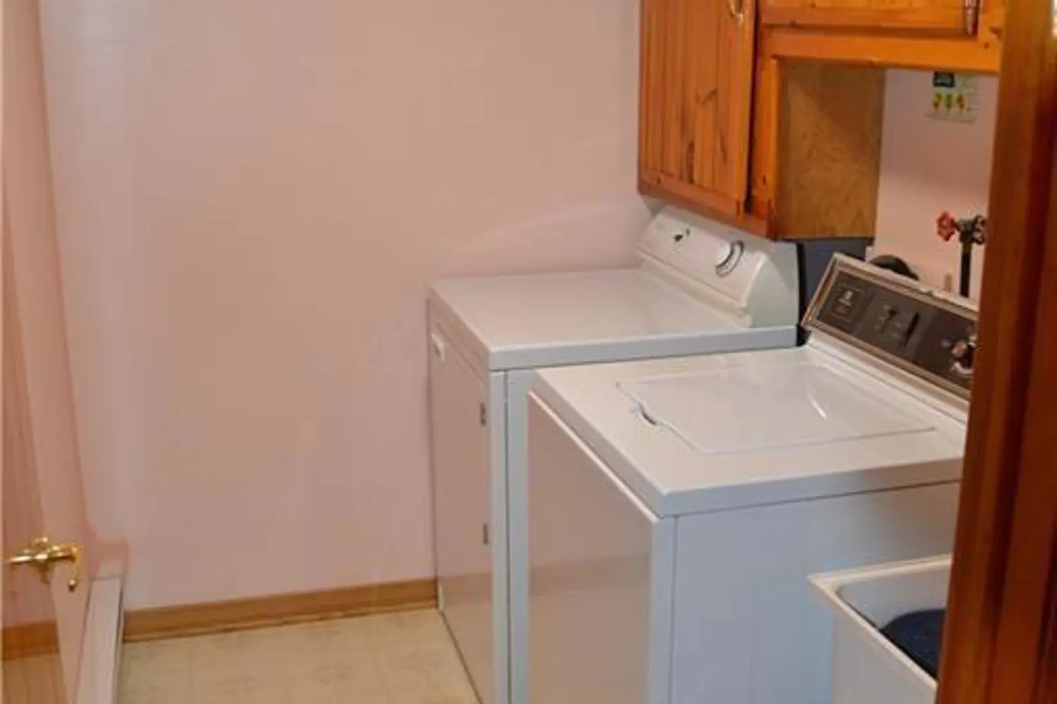 Additional image 11 of 402432 Grey Road 4